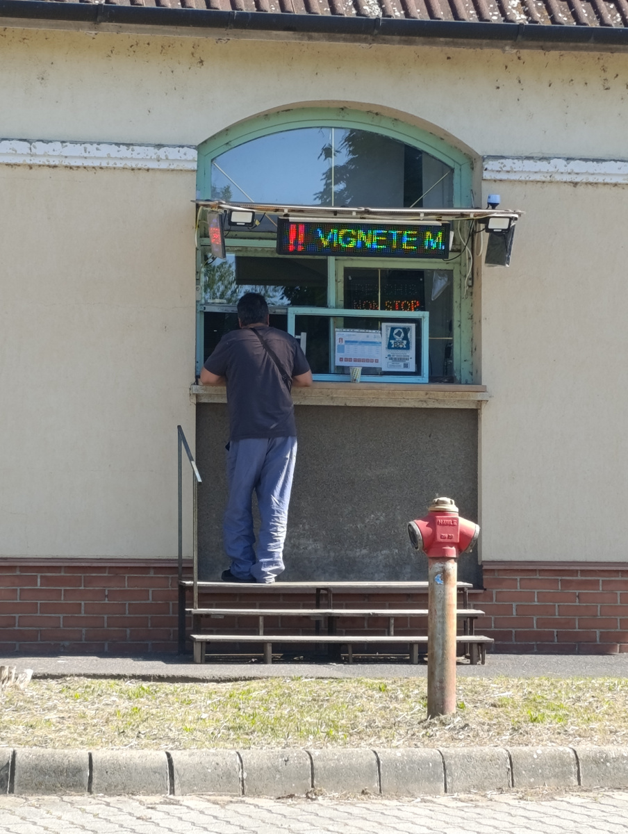 Киоск с оформлением виньетки