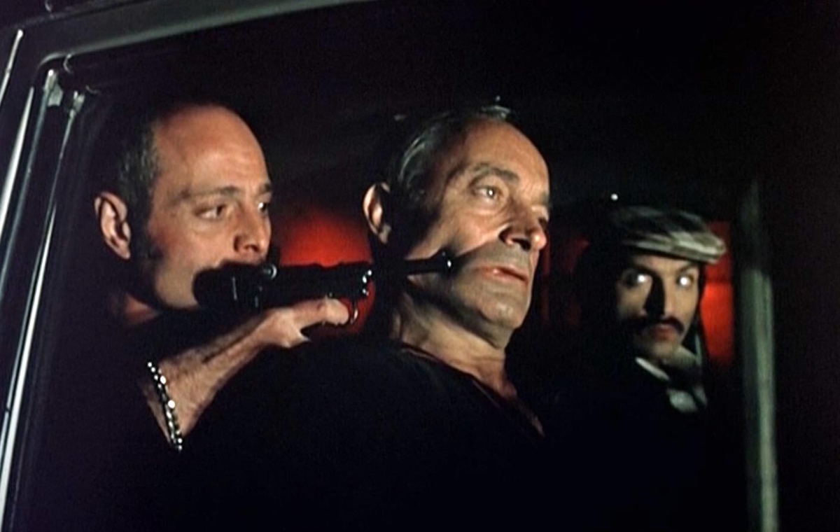 Валентин Гафт, сыгравший "вора в законе" рассказывал, что за эту роль, его благодарили даже реальные "законники". 