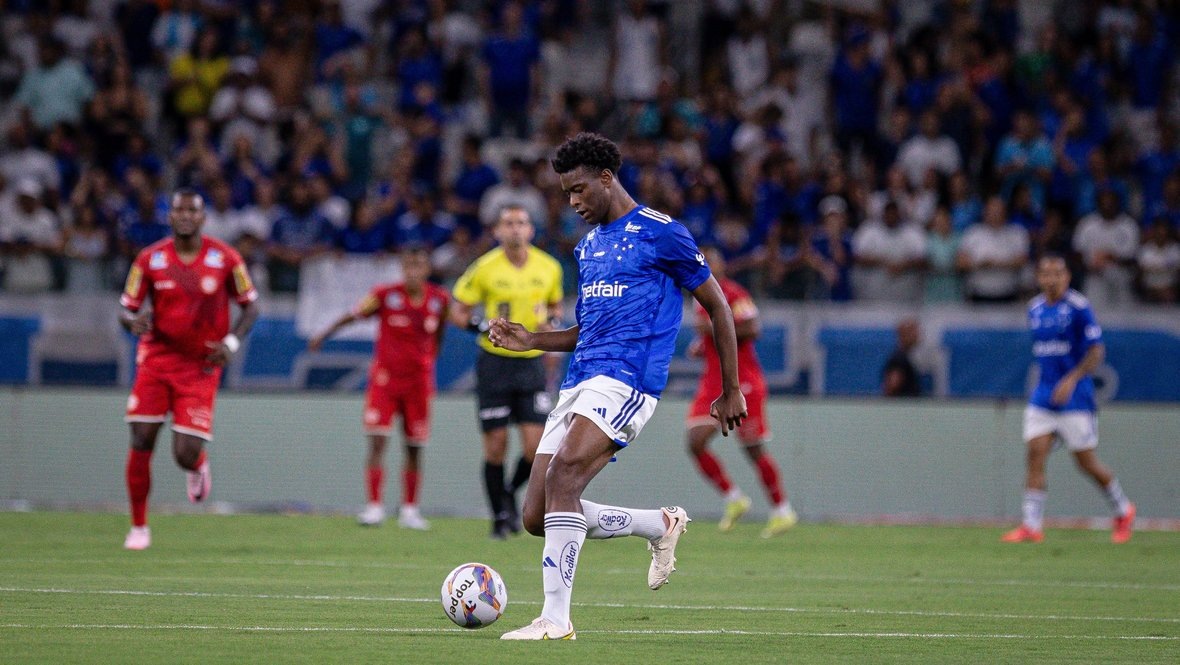    Защитник «Крузейро» Джонатан Жезус. Global Look Press