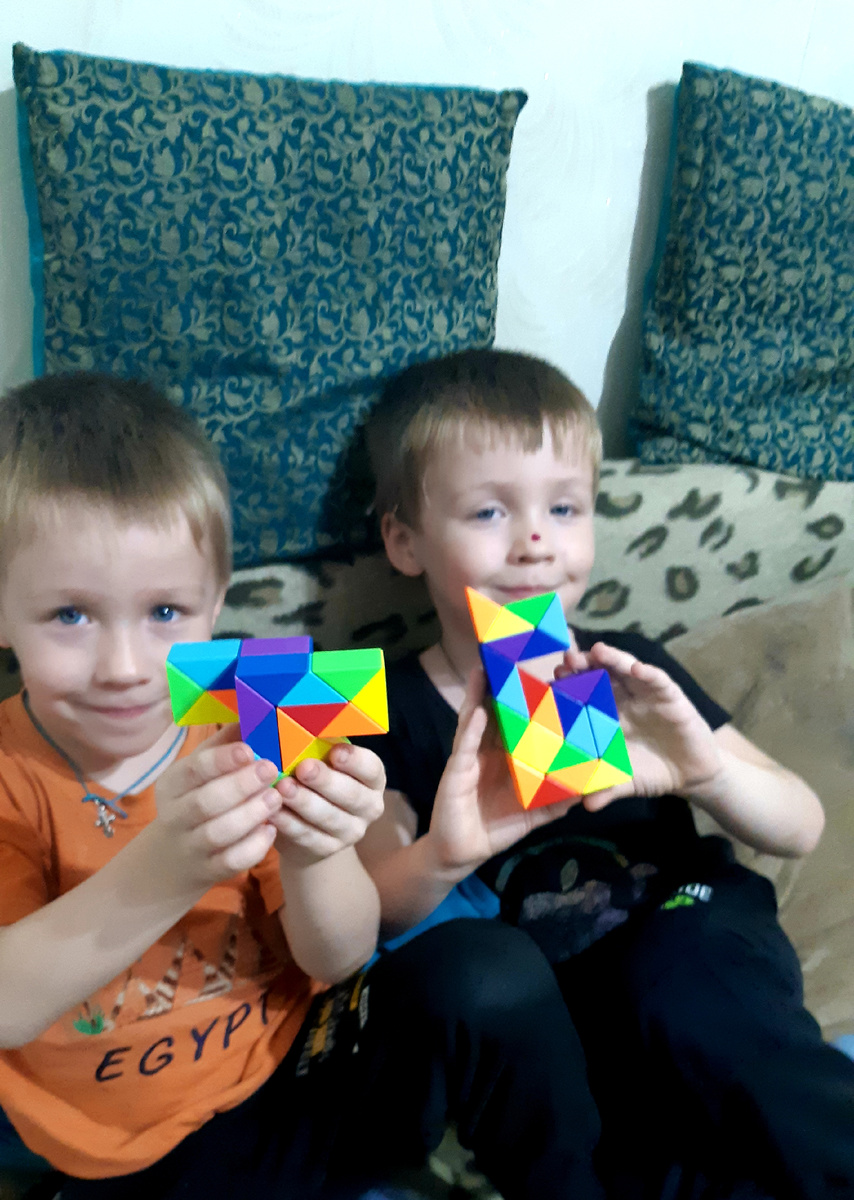 Закручивают всякие фигуры