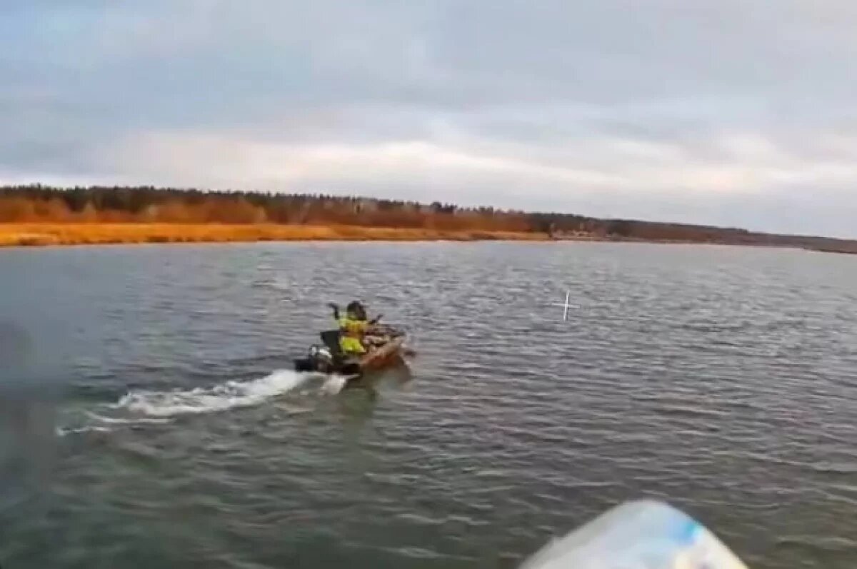    Российский дрон снял, как ему помахали рыбаки в Харьковской области