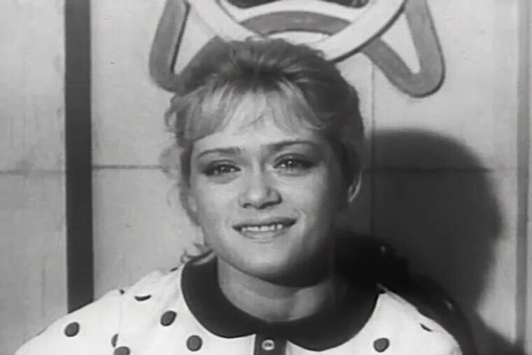 Алиса Фрейндлих работала в БДТ более 40 лет

Фото: Кадр из фильма «Похождения зубного врача», реж. Элем Климов, 1965, Мосфильм