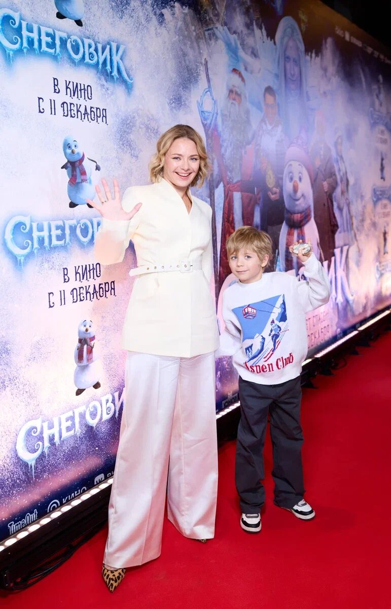   Карина Разумовская с сыном Freedom Strength Beauty