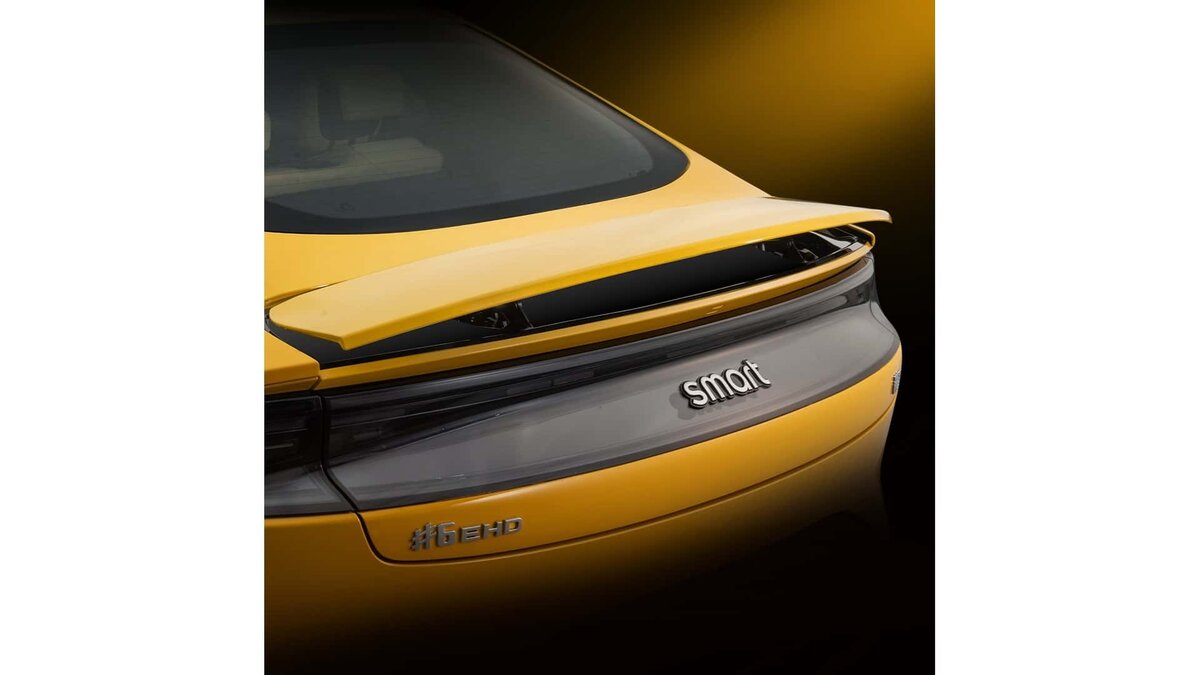 Активный задний спойлер 