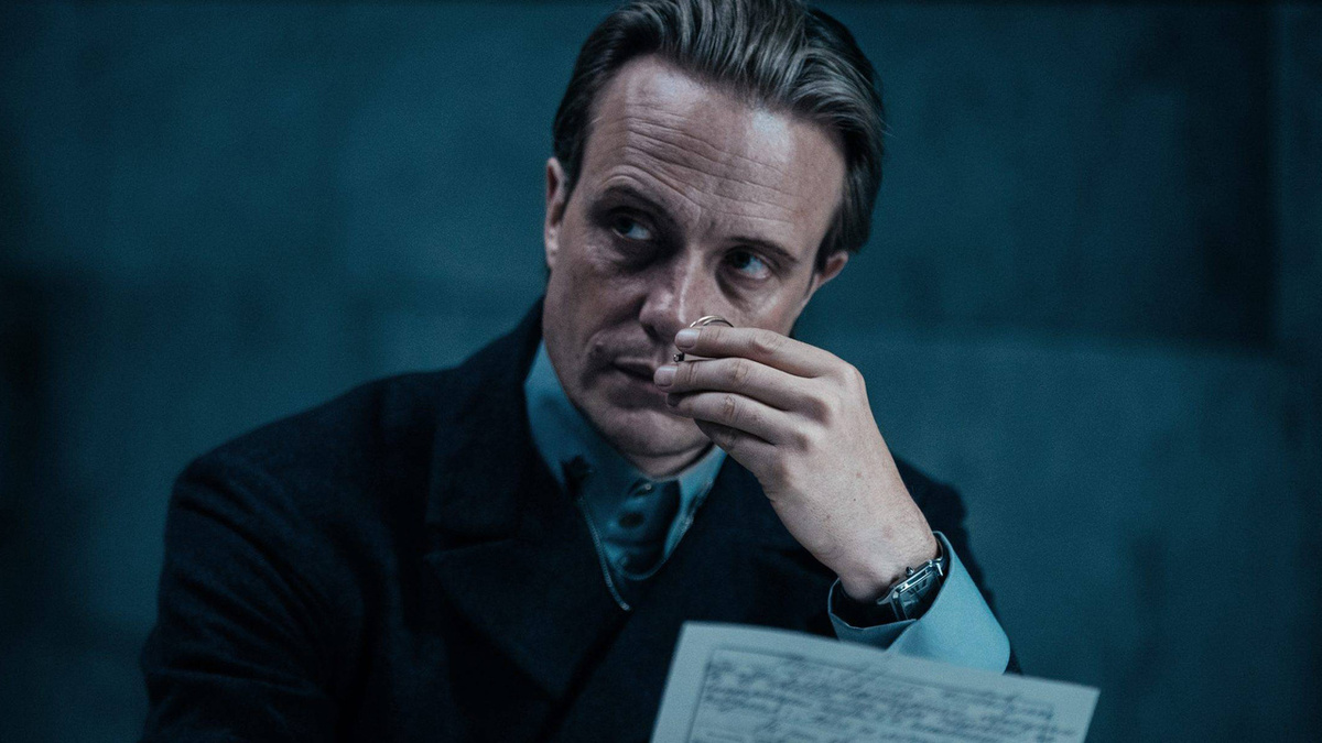 Аугуст Диль в роли Воланда.