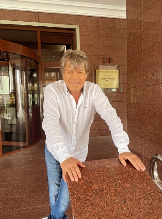 Алексей Глызин поддерживает прекрасную физическую форму.