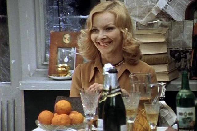 Обложка © Фильм «Ирония судьбы, Или с легким паром! », режиссер Эльдар Рязанов, сценарист Эмиль Брагинский / Kino-teatr