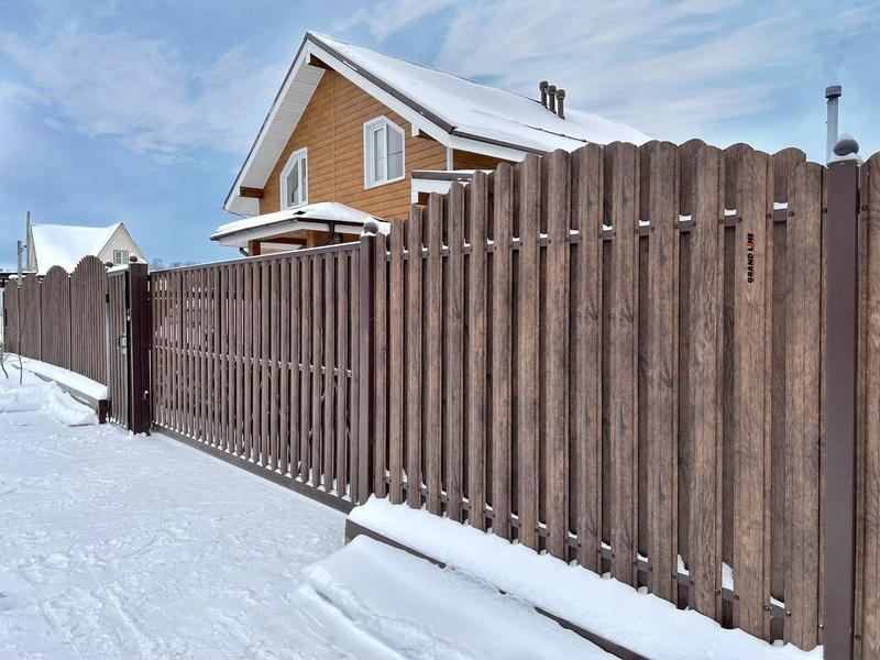 Забор-Фактор. Купить забор из евроштакетника под ключ зимой