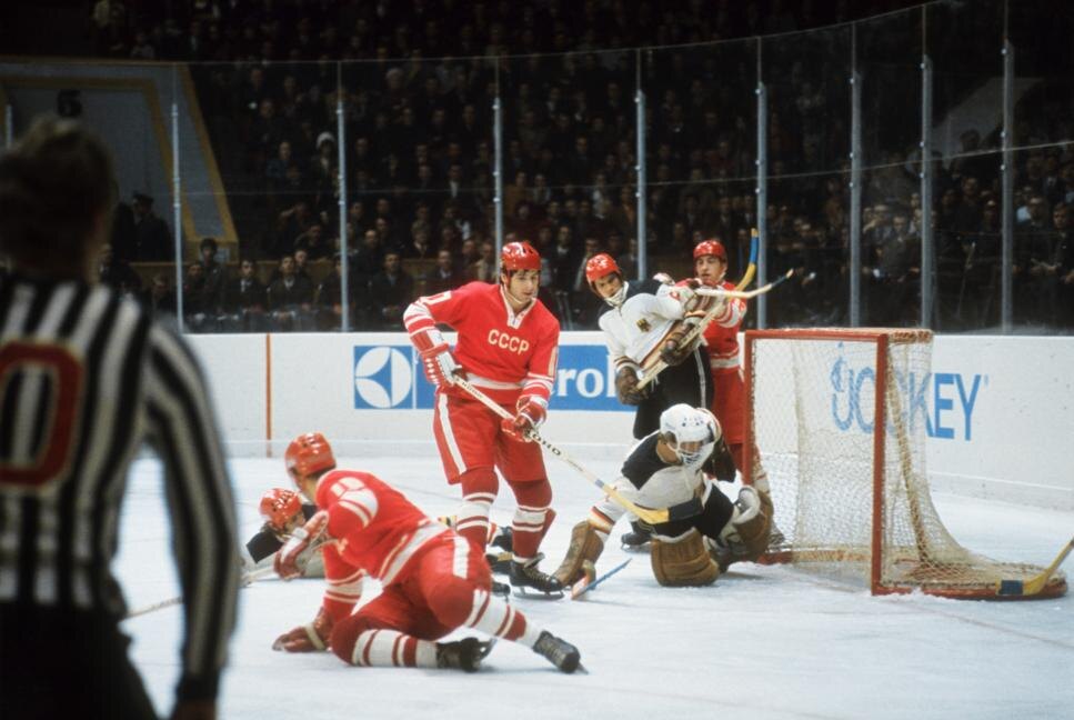 Фото из открытых источников (очередная шайба советских хоккеистов на ЧМ-73)