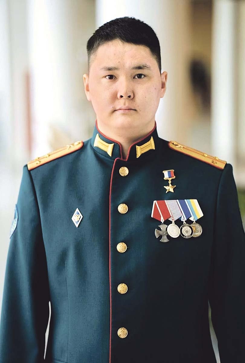 Герой Российской Федерации гвардии старший лейтенант Балдан Цыдыпов