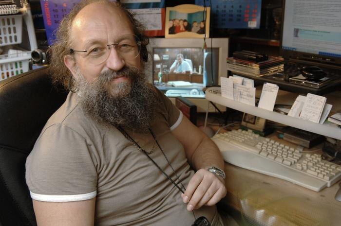 Анатолий Вассерман — звезда интеллектуальных шоу и сетевая знаменитость. Фото © РИА «Новости» / Владимир Вяткин