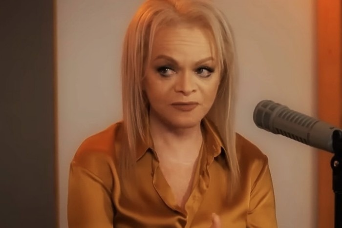 Но когда подобные заявления звучат только после массовых отмен концертов и критики, люди чувствуют, что их мнение используют как инструмент давления.
