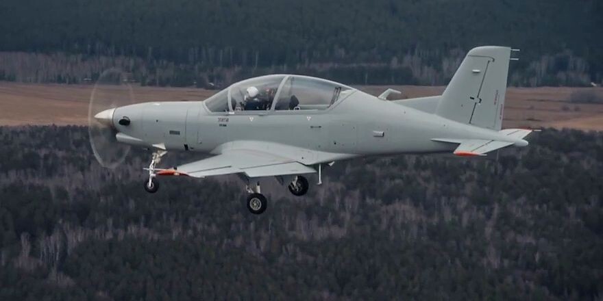   Самолёт в полёте.  фото: яндекс.