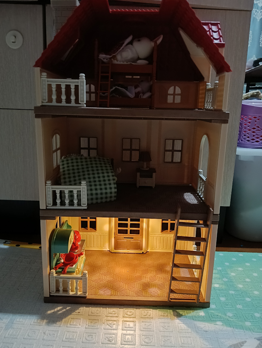 С другой стороны. Это основная комплектация.