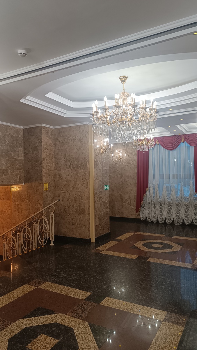 Что-то в этот раз я практически не сделала фото самого театра. Поздно приехали. Напрямую в зал прошли.