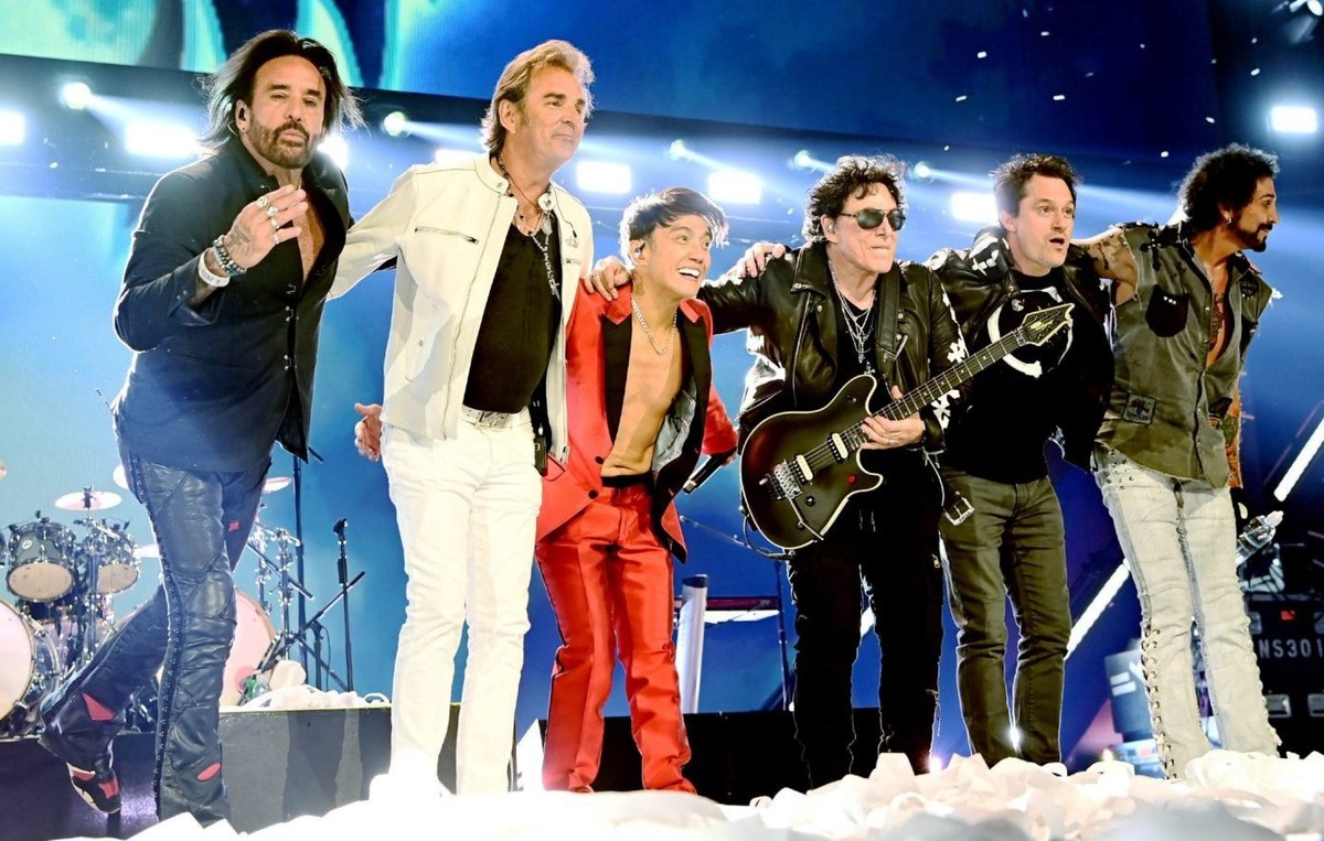 Journey на фестивале iHeartRadio 2021 года || Дениз ТРусцелло (Getty Images)