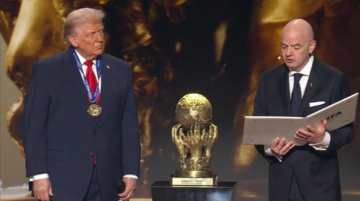 ФИФА вручила свою премию мира...