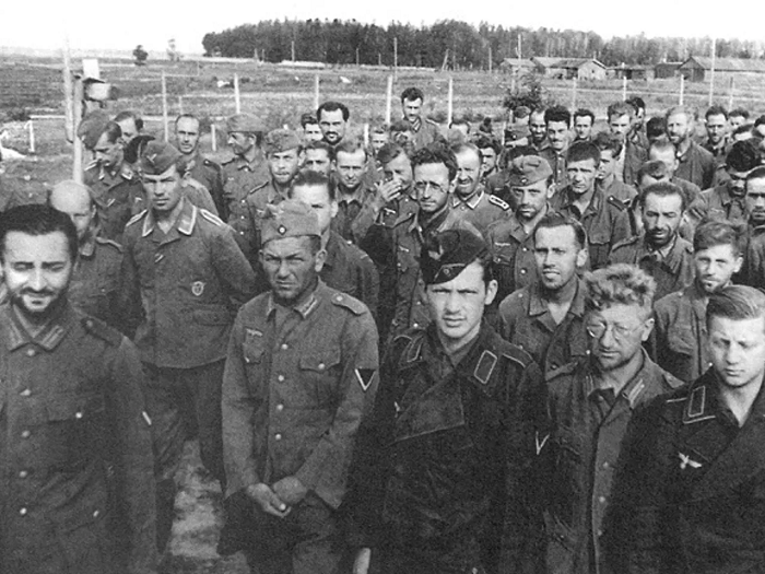 Пленные немцыв лагере