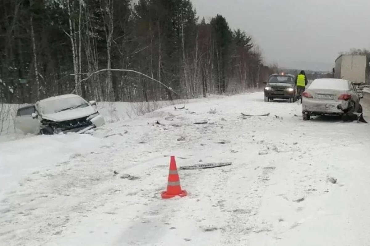    Мужчина попал в больницу после ДТП с двумя иномарками в Бурятии