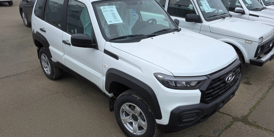 Почувствуй гнев покупателей, которым показали новую Ниву Travel 90 л.с. с ценой в 2 миллиона (собрал лучшие коментарии)