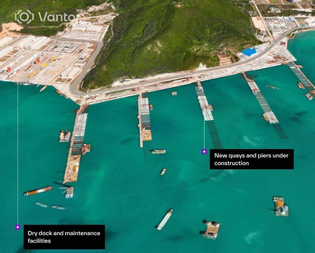    3D-визуальзиация военно-морской базы Китая / © Vantor