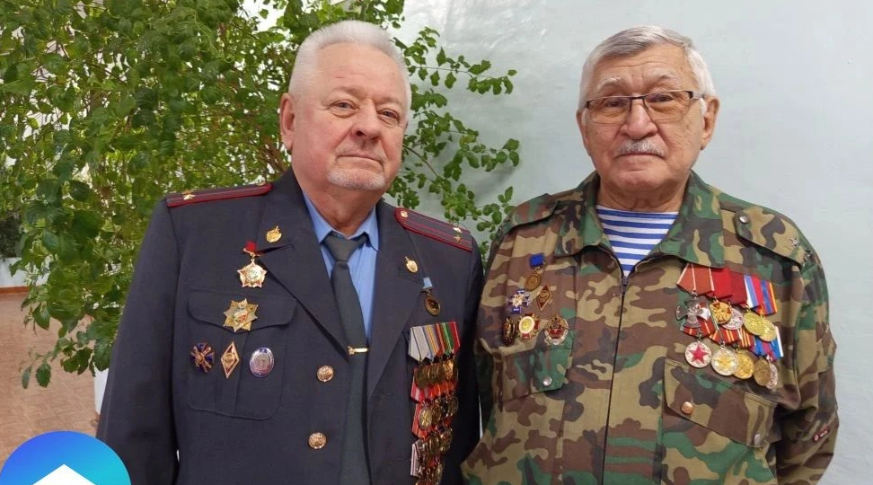 УРОК ЧЕСТИ ОТ БОЕВЫХ ПОЛКОВНИКОВ: ВЕТЕРАНЫ ГОВОРИЛИ С АБАКАНСКИМИ ШКОЛЬНИКАМИ