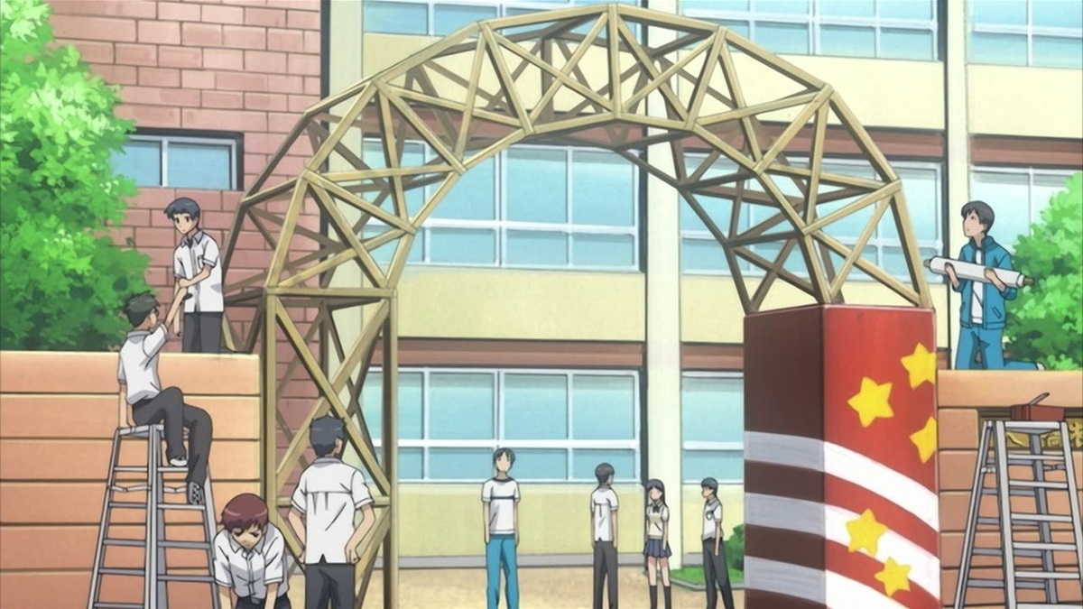 Украшение территории к фестивалю в школе Охаши в аниме «Toradora». © J.C.Staff Источник: fancaps.net