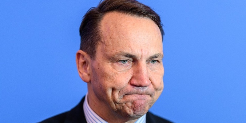 - Не знаю, что и сказать... Скажу, что в голову придёт