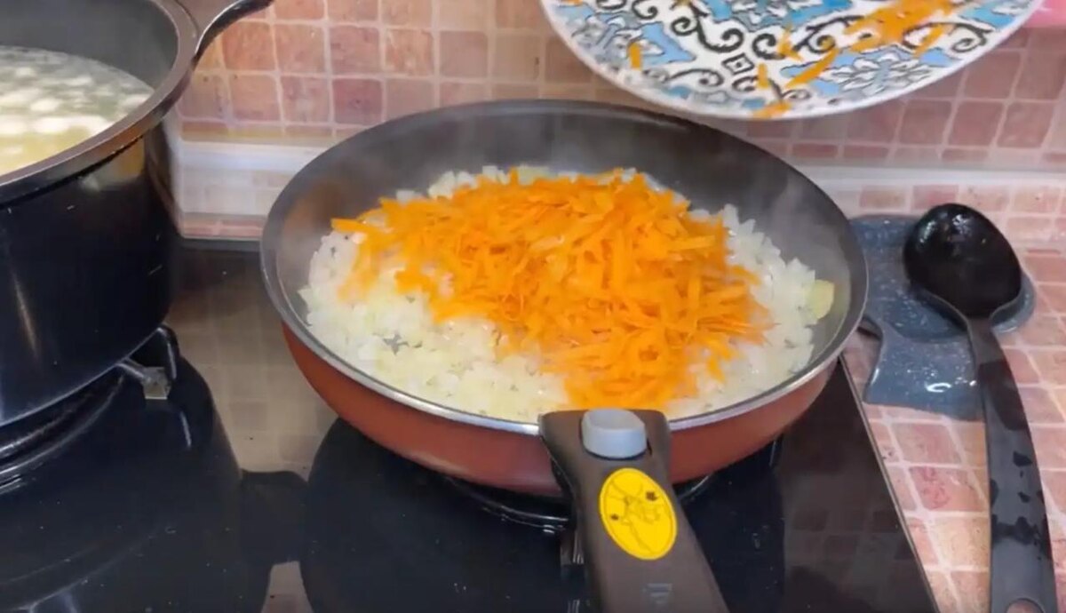 От ДУШИ с ЛЮБОВЬЮ / Rutube📷Обжарьте овощи на сковороде