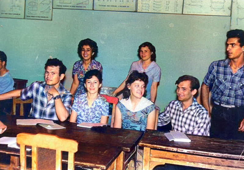 Все снимки в статье студентов Политехнического института разных времен, к рассказу они имеют малое отношение. Этот из 1962 года