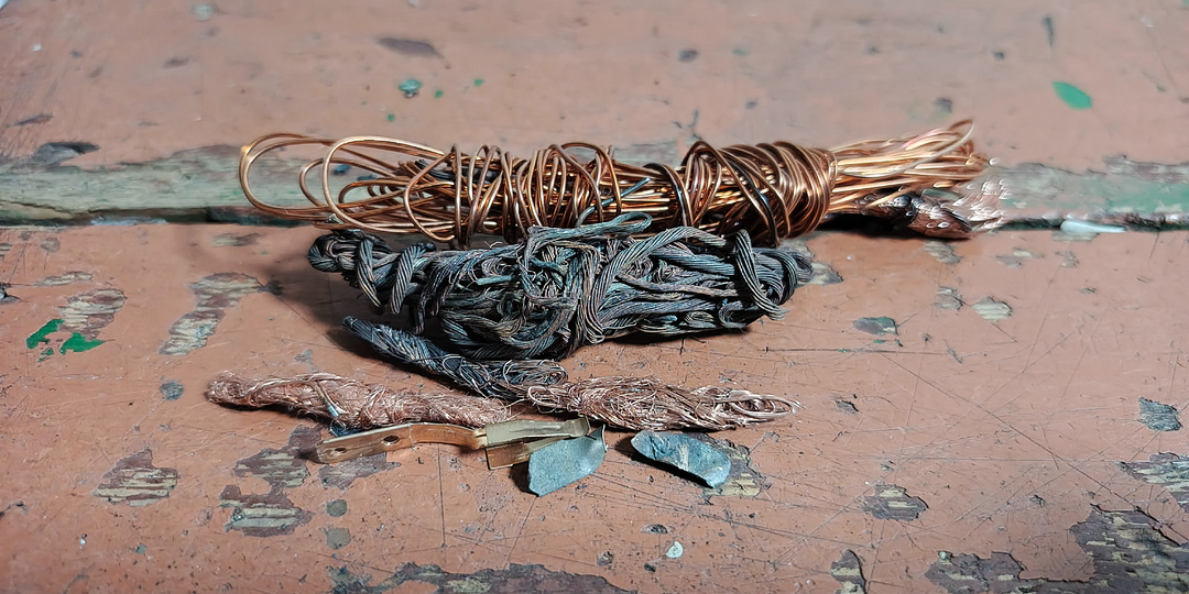 Добыча меди и латуни из разного хлама. Нашел серебро в обгоревшем пластике