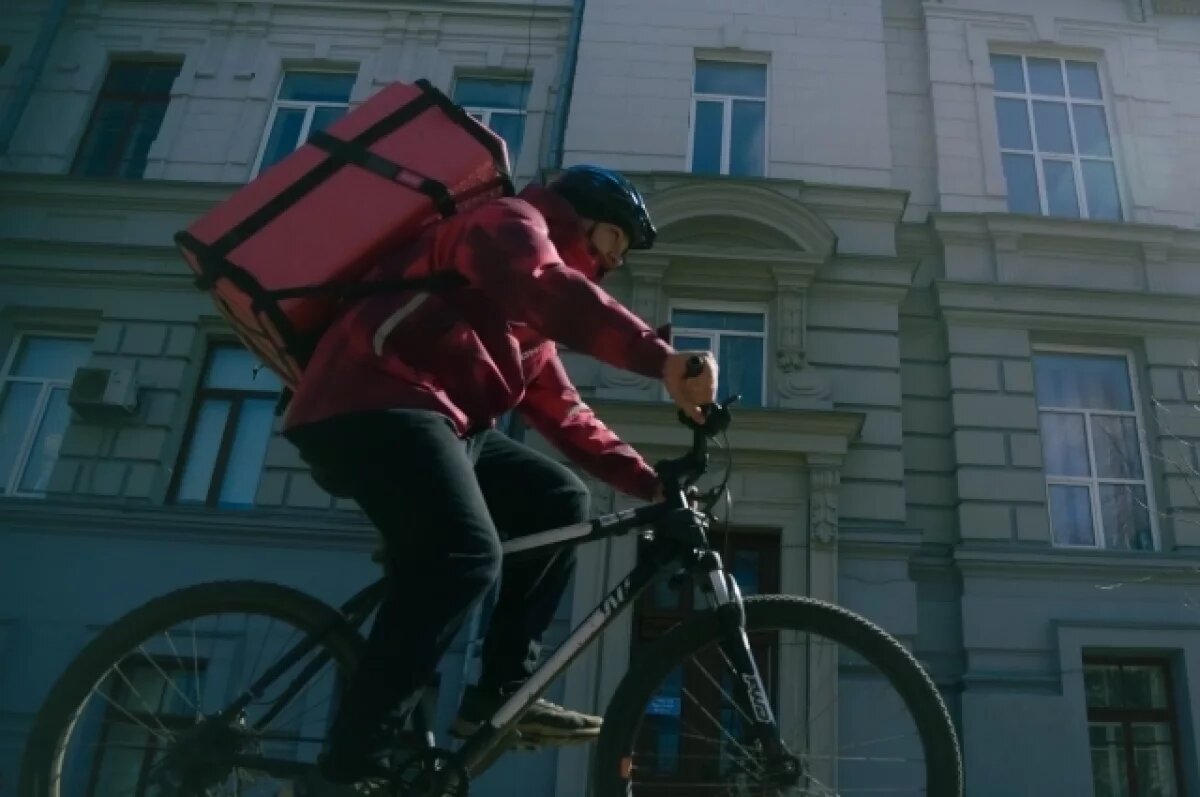    Стало известно, кому из мигрантов запретят работать в доставке в Прикамье