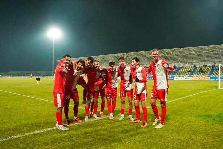 Футболисты ФК ОшМУ. Фото пресс-службы ОшМУ