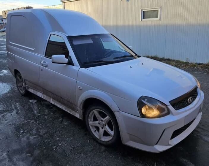   «Богдан-2310» с с внешностью Lada Priora