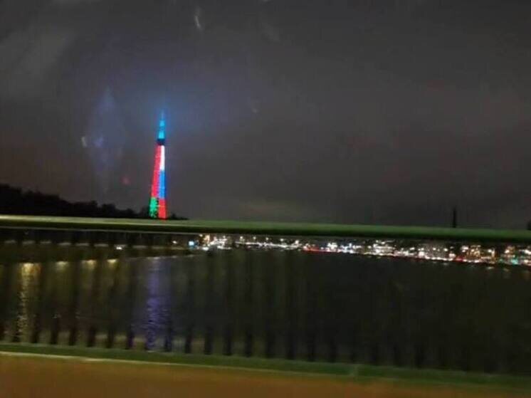     Украшенную башню увидел корреспондент «МК в Питере». Фото: МК в Питере