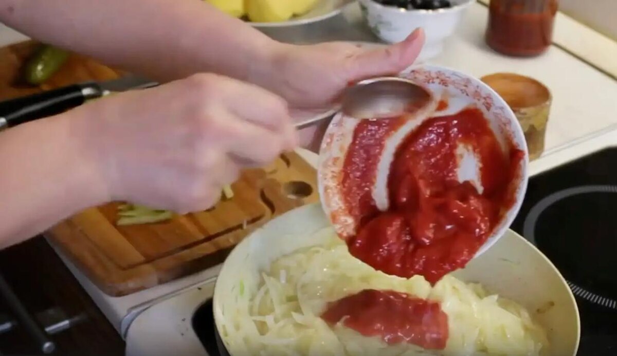 Нина Уральская «Покулинарим!» / Rutube📷Добавьте в зажарку томатную пасту