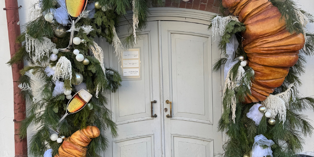 Известные актёры собрались на ужине по Чеховски в Новосибирске в ресторане основанном Жераром Депардье