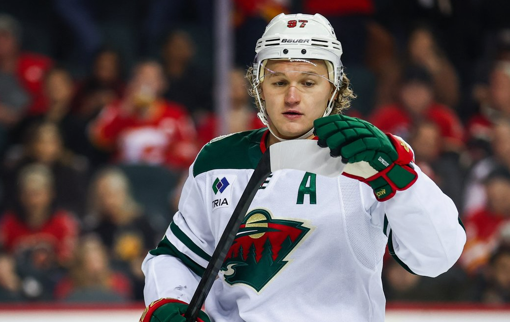 Кирилл Капризов почти догнал Никиту Кучерова в гонке лучших российских бомбардиров НХЛ-2025/26. Фото: соцсети