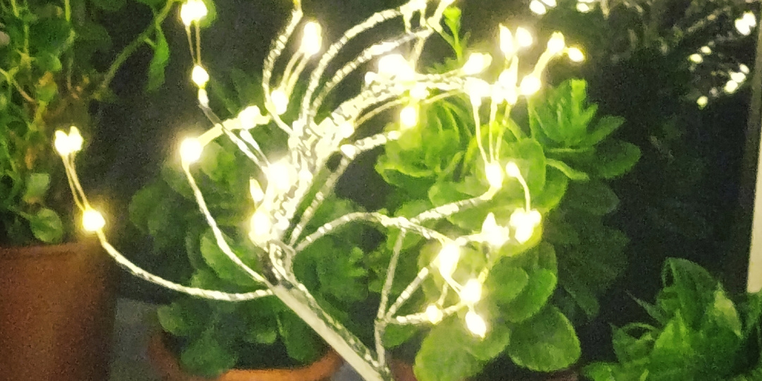 Увидела у других побежала себе покупать. Интерьерная штучка под вышитые игрушки.