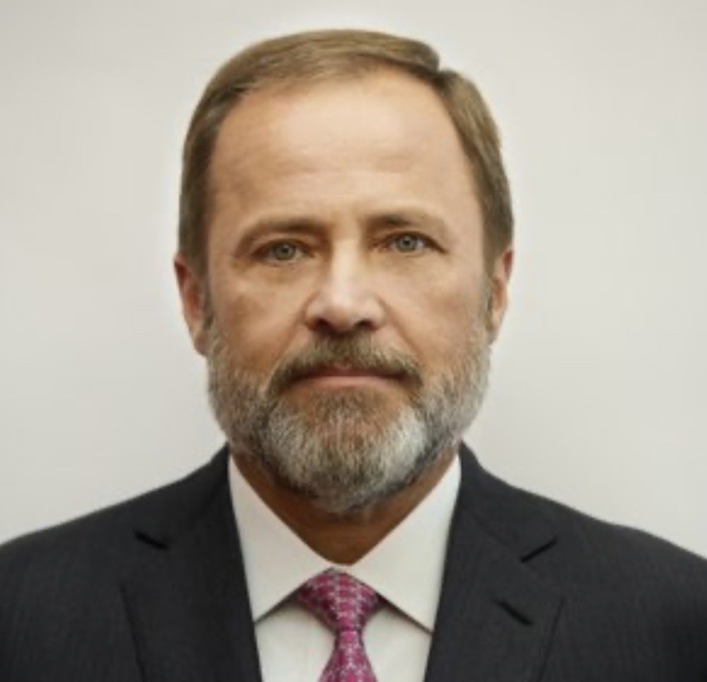    Игорь Комаров поздравил жителей ПФО с Днём Героев Отечества