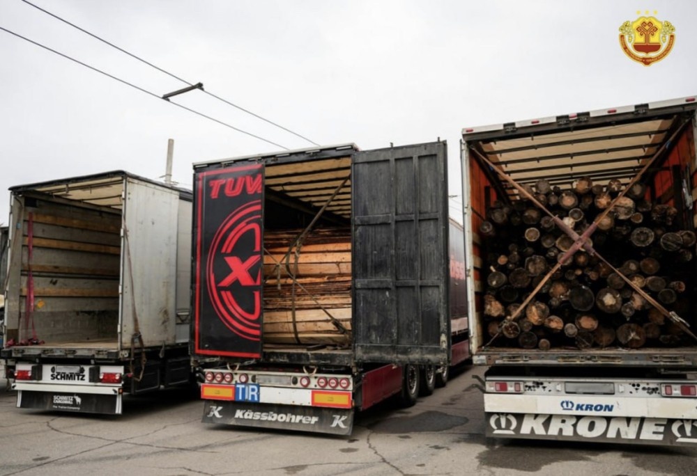    Пять фур с гумпомощью отправили из Чувашии в зону СВО