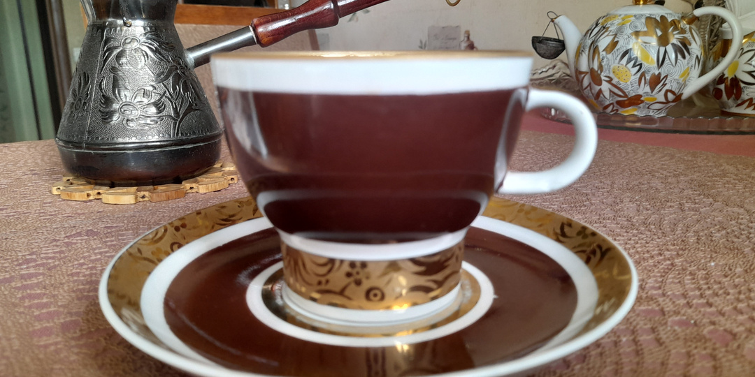 Вам кофе в постель или в чашку?