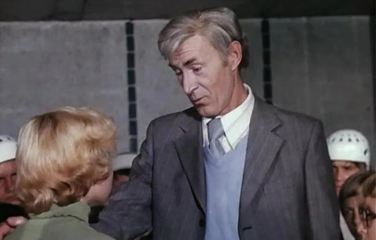 Николай Гринько в фильме «Приключения Электроника».