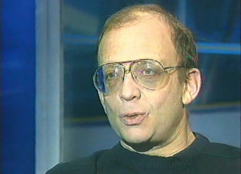 Дефект носа не помешал Леониду Вениаминовичу в 1990-е годы переориентироваться на работу в телевидении и в кино. 