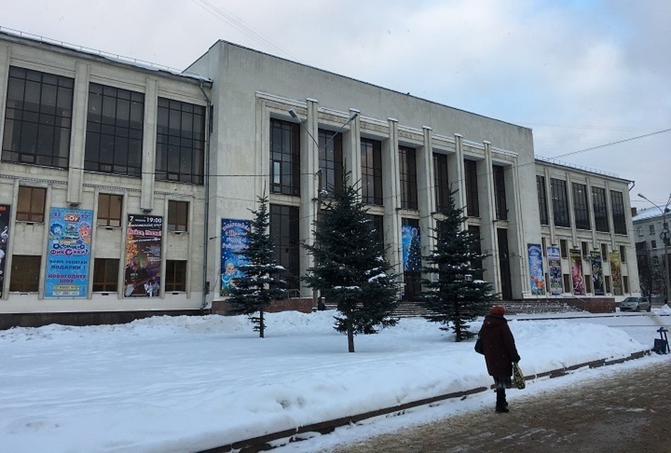    Елки из ДК перенесут на другие площадки Ярославля. ФОТО: dkdobrynina.ru