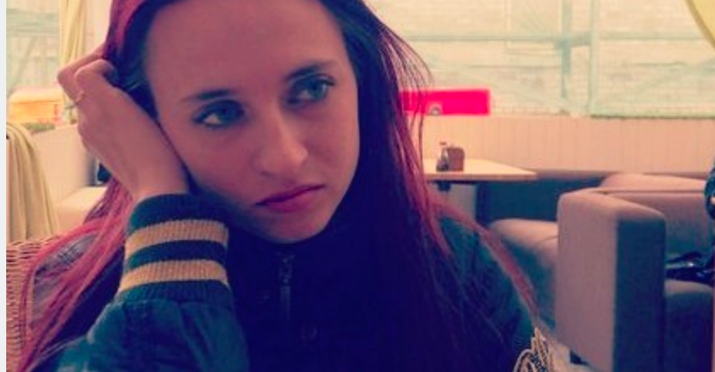 Я на популярном сайте, который фотографирует посетителей ночных заведений.