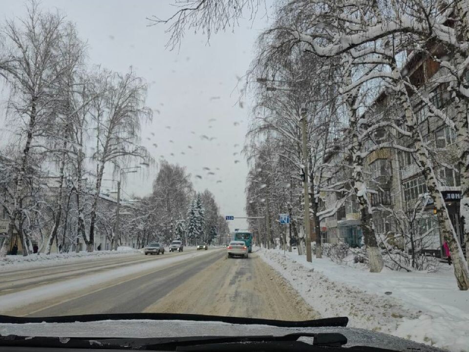    Улицы Горно-Алтайска после снегопада. Источник: t.me/OlgaSafronovaofficial