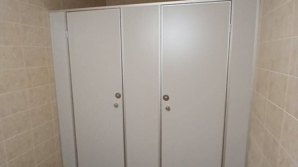 🏢 Перегородки для офисов и бизнес-центров: как сделать недорого и красиво