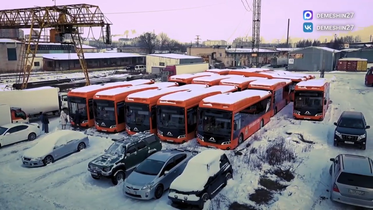 Простаивающие автобусы, закупленные краевым правительством для нормализации работы общественного транспорта в Хабаровском крае