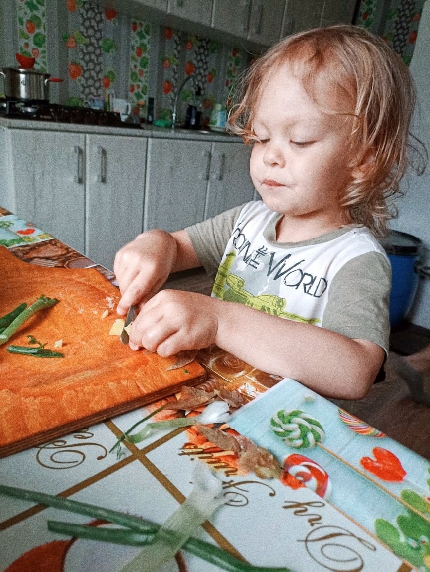 Сейчас салатику настрогаю, и можно семью звать обедать. Июнь 2024 г. 